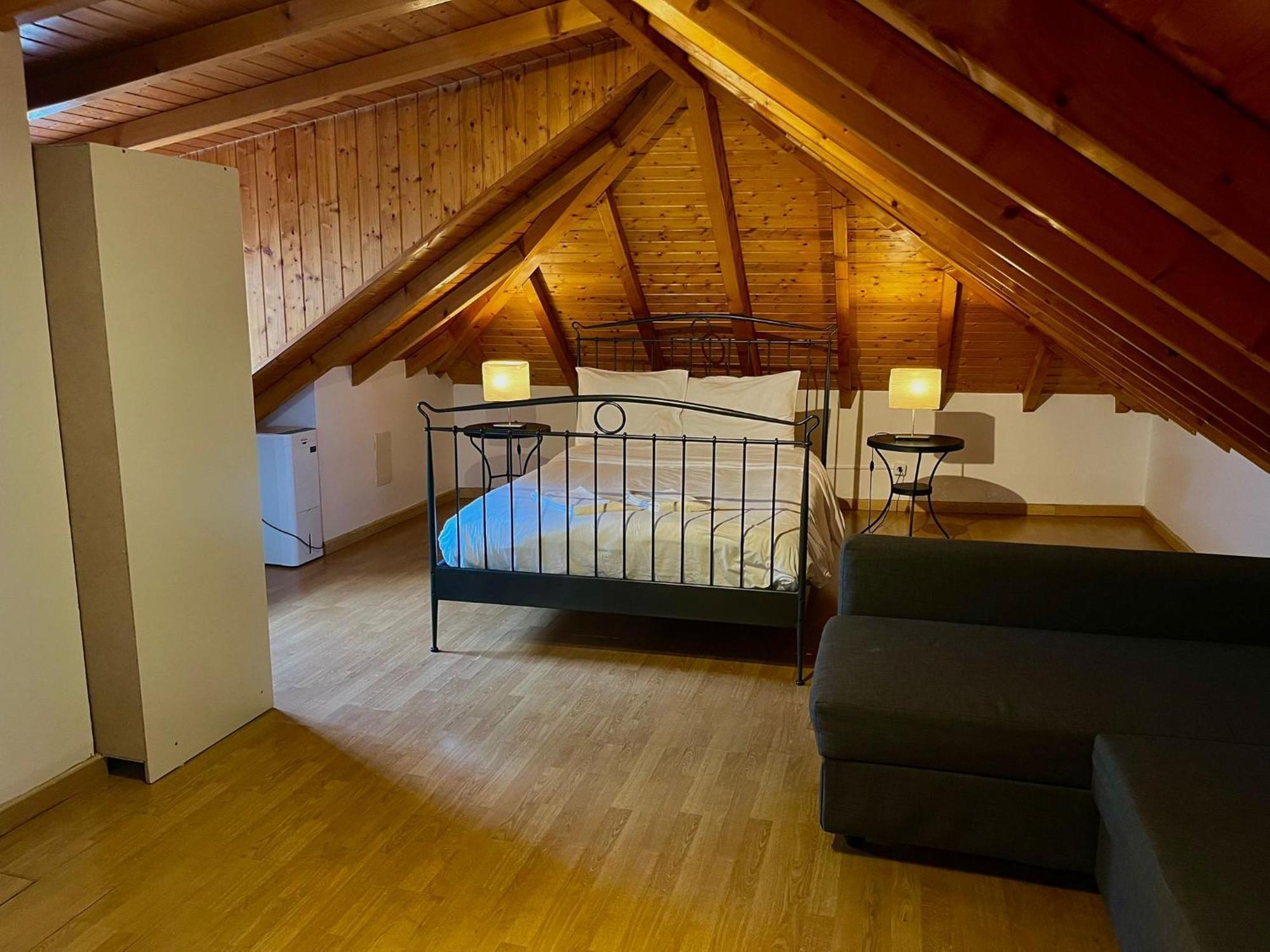 2 Bedroom, 2 Bathroom Apartment - Travessa Da Madalena Lisboa Eksteriør bilde